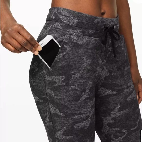 lululemon Ready to Rulu Pant DESIGNED FOR ON THE MOVE Camouflage Joggers Size 4 - Picture 11 of 14